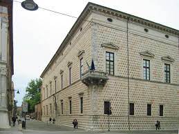 angolo di palazzo diamanti